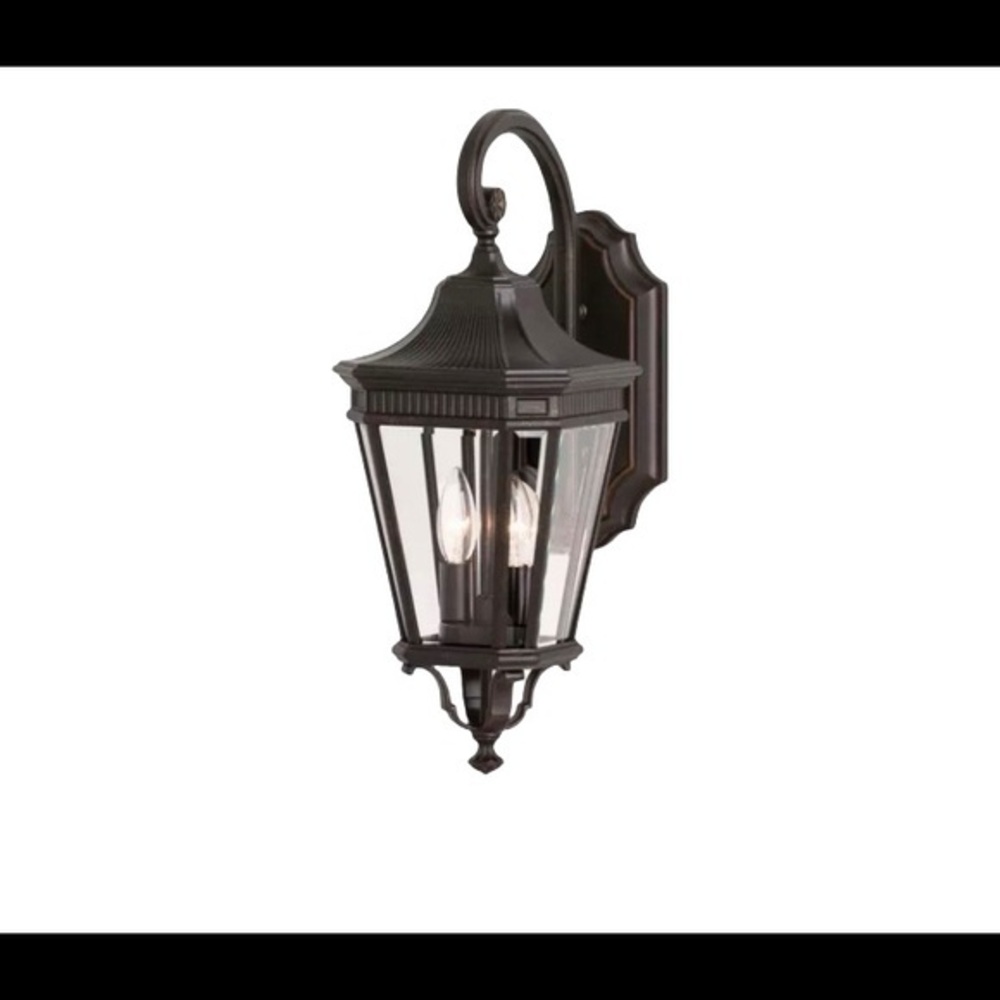 Feis Cistwold Outdoor Lanter-Traditional Aluminum